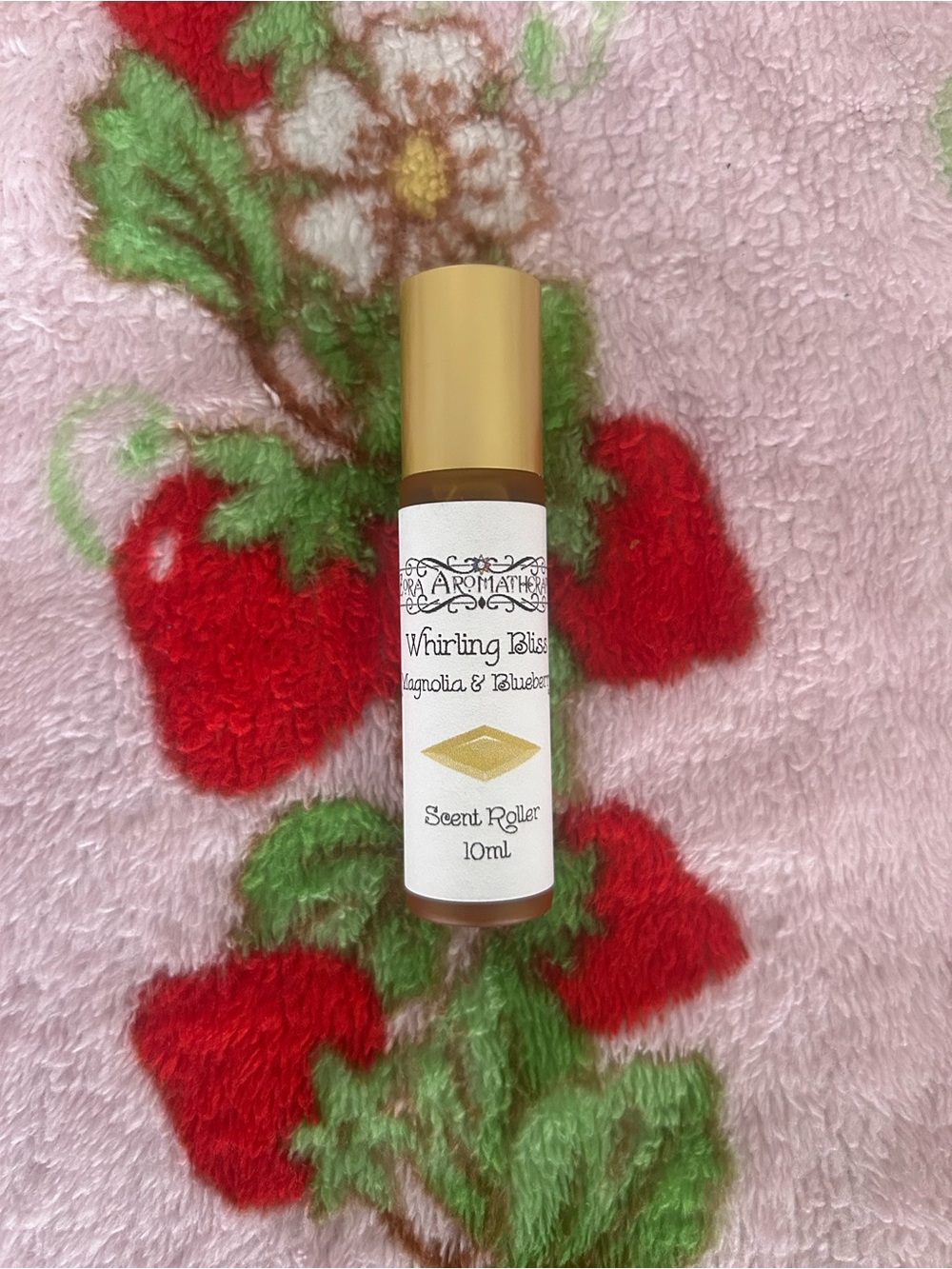 Whirling Bliss Magnolia & Blueberry Scent Roller